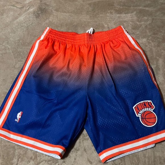 NBA New York Nicks  shorts - Picture 3 of 4